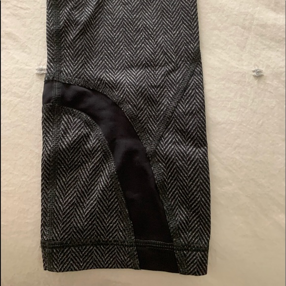Lululemon Cropped Leggings - Picture 4 of 5